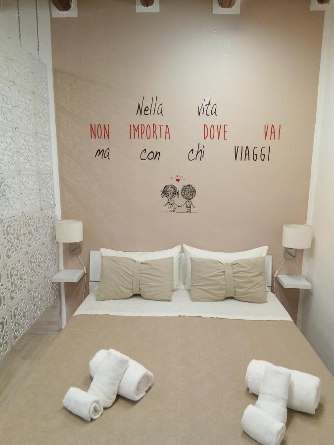 La Casetta Di Sharon Palermo Bagian luar foto